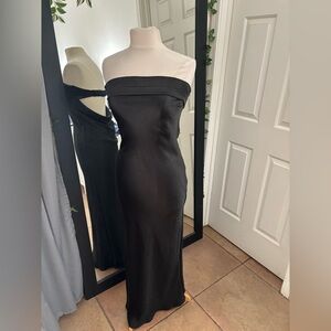 Chic Strapless Black Dress